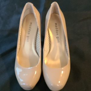 Nude Platform Pumps